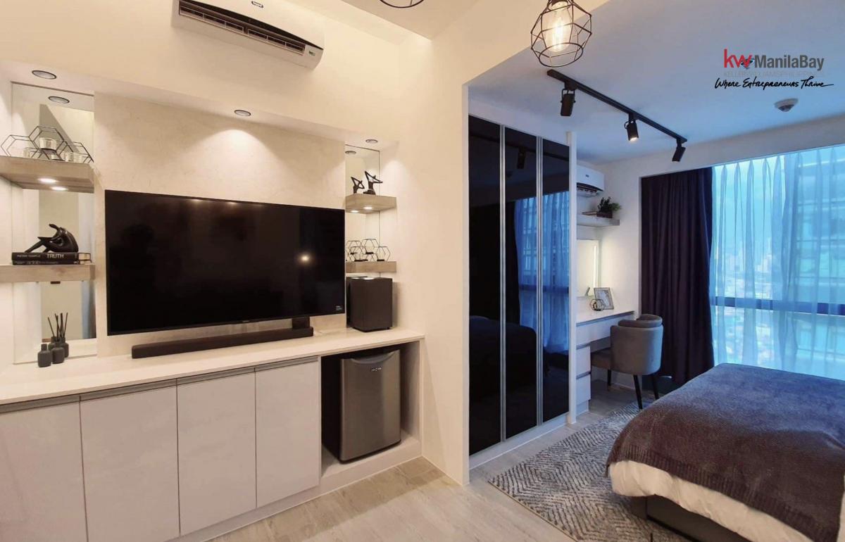 1-Bedroom For Sale at One Uptown Residences BGC with Parking